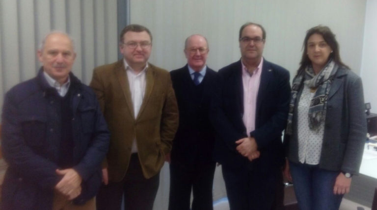 Presentación del Centenario al Director de la ESI de Puerto Real