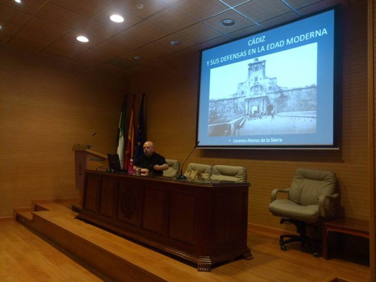 Imágenes de la Conferencia “Arquitectura Militar en Cádiz”