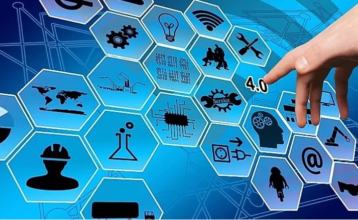 Mesa Redonda: «Másteres Complementarios de Éxito para Ingenieros»