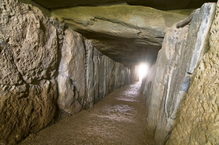 El Dolmen de Soto, Trigueros