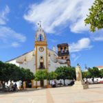 29775052-iglesia-de-santa-maria-de-la-anunciacion-la-plaza-principal-guadalcanal-provincia-de-sevilla-andalucia-espa-980×652