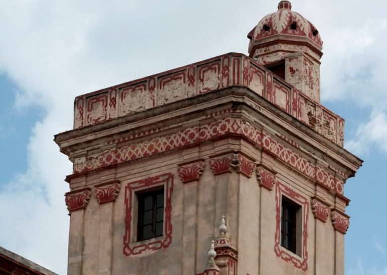 La Plaza de la Candelaria y las Torres Miradores de Cádiz