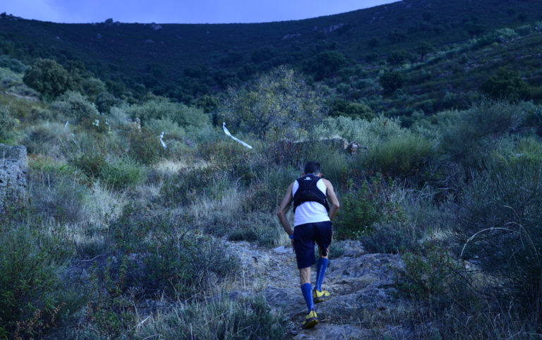 «Un castillo, un pico, un convento y una dehesa. Más que una carrera es una aventura». Crónica de la XIII ULTRA MARATÓN ARTESANOS