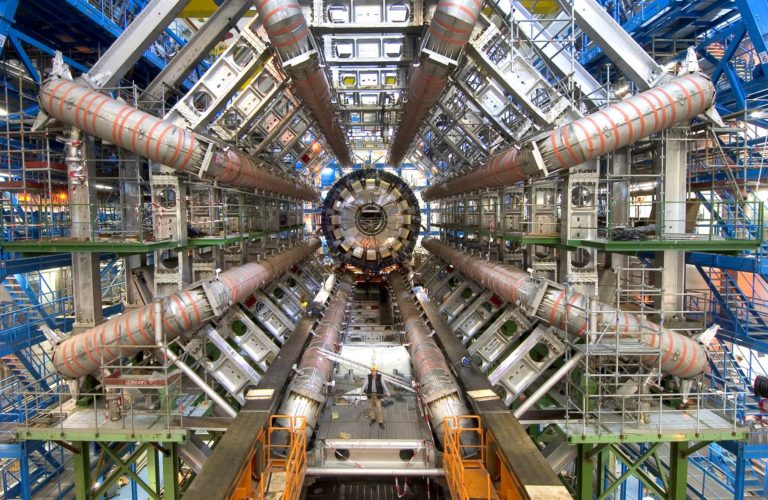 Paseo por los ambientes subterráneos del CERN