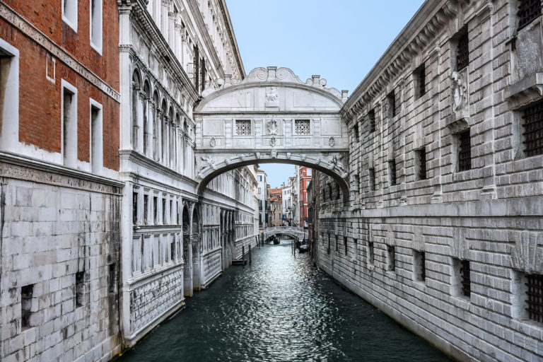 Visita interactiva al Puente de Los Suspiros en Venezia
