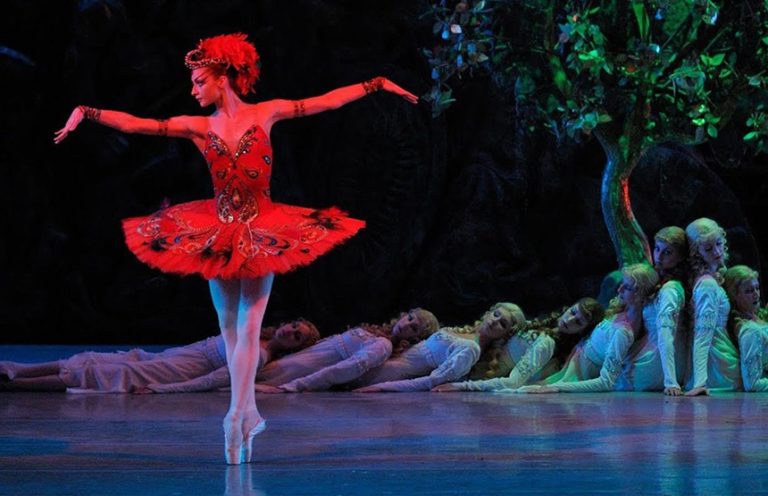 Proyecciones: El pájaro de fuego, de los ballets rusos (2009)