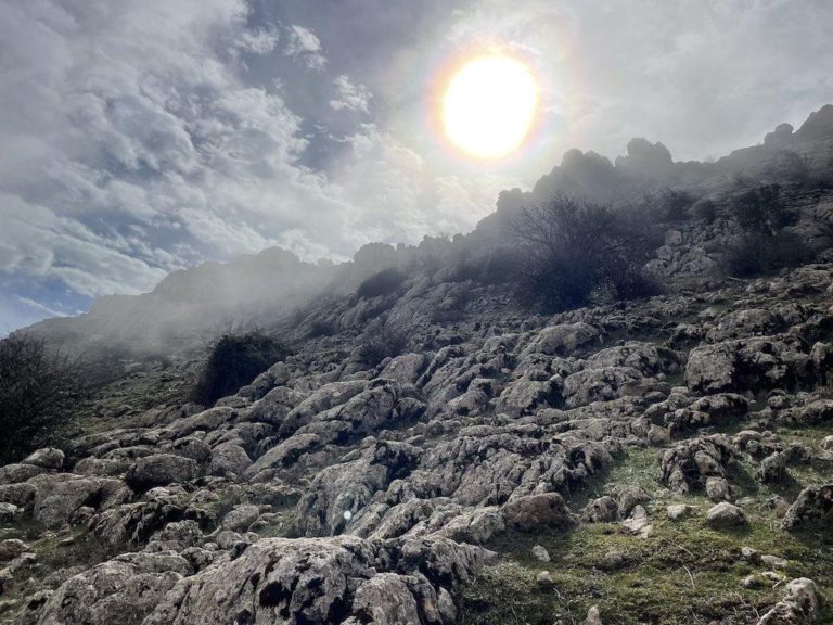Senderismo: Simas y refugios en el Torcal