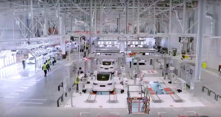 Dentro De La Gigafábrica De Tesla