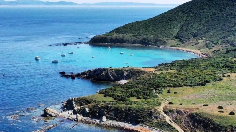 SENDERISMO: LA CALA SECRETA DEL ESTRECHO