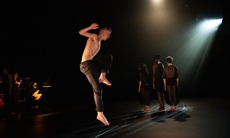 Danza: ANNE TERESA DE KEERSMAEKER, RADOUAN MRIZIGA, AMANDINE BEYER / ROSAS, A7LA5, GLI INCOGNITI