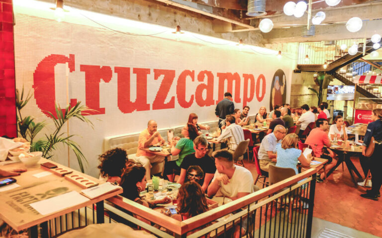 CATA Y CONCURSO CON MUCHO ACENTO EN LA FACTORÍA CRUZCAMPO